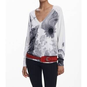 NEW DESIGUAL newsprint v-neck sweater in blanco